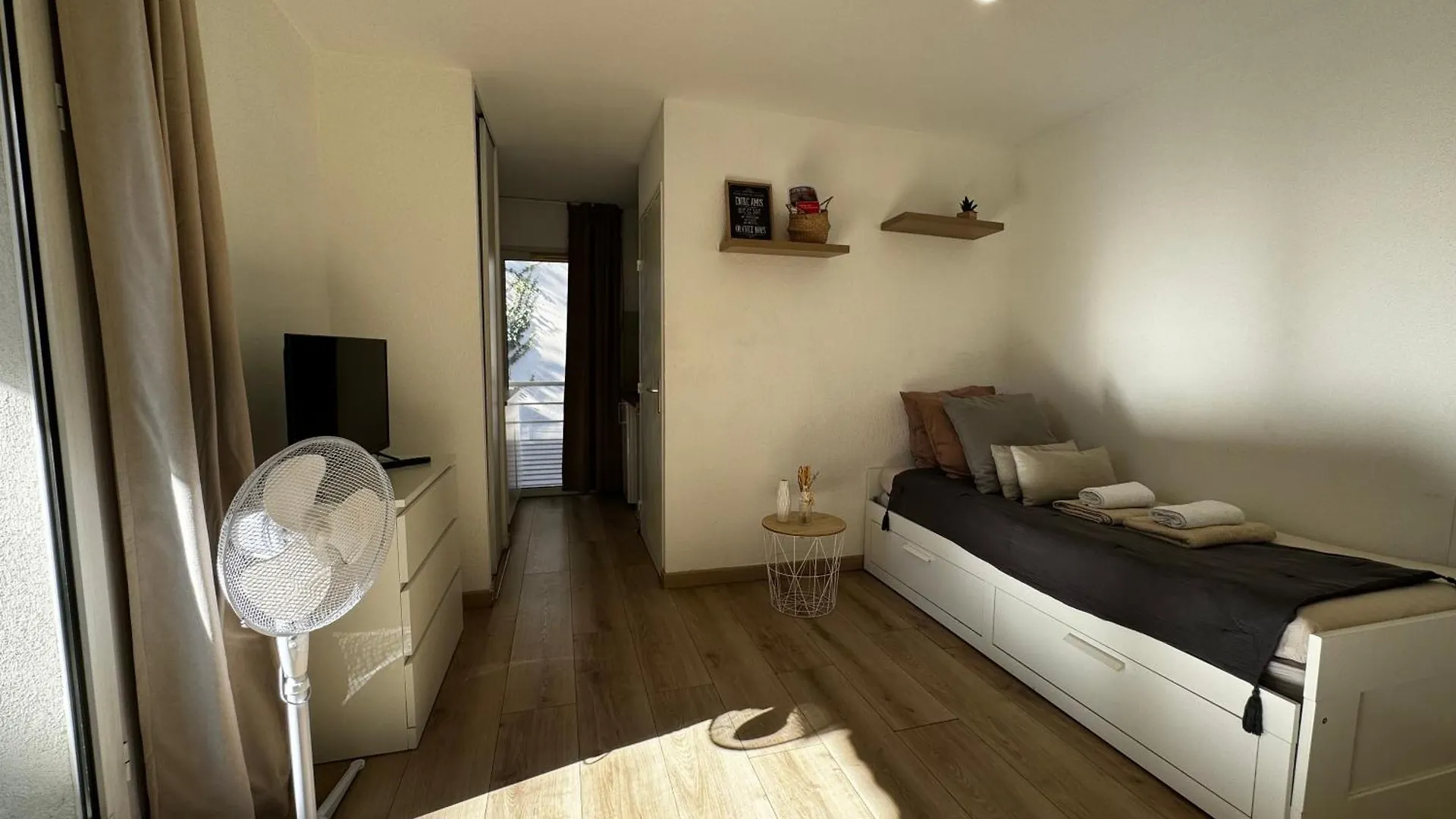 L'Epi - Parking - Tv - Residence - Terrasse Avignon 0*,  France