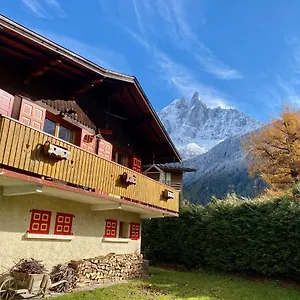 chalet-baraka-chamonix-les-praz.hotels-rhonealpes.com/